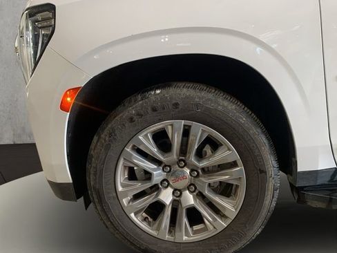 Used 2024 GMC Yukon XL Denali AWD/4WD image 14