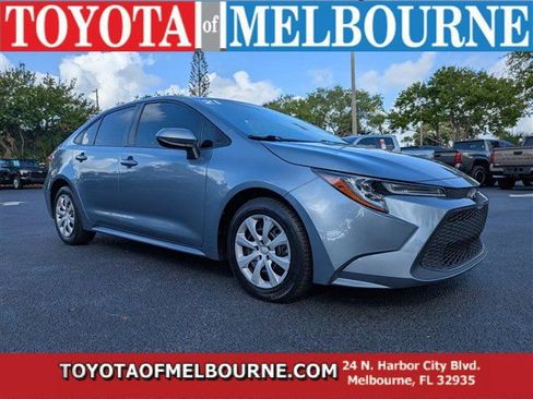 Used 2021 Toyota Corolla LE image 1
