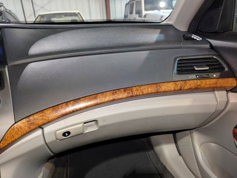 Used 2011 Honda Accord EX image 32