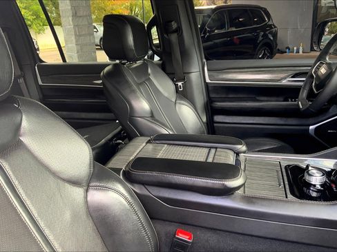 Used 2022 Jeep Wagoneer Series II image 9