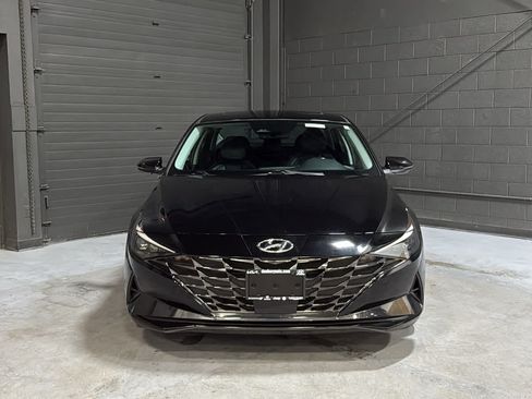 Used 2022 Hyundai Elantra Limited FWD image 2