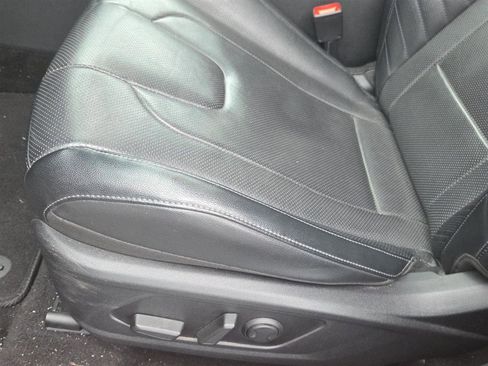 Used 2023 Hyundai Elantra Limited image 9