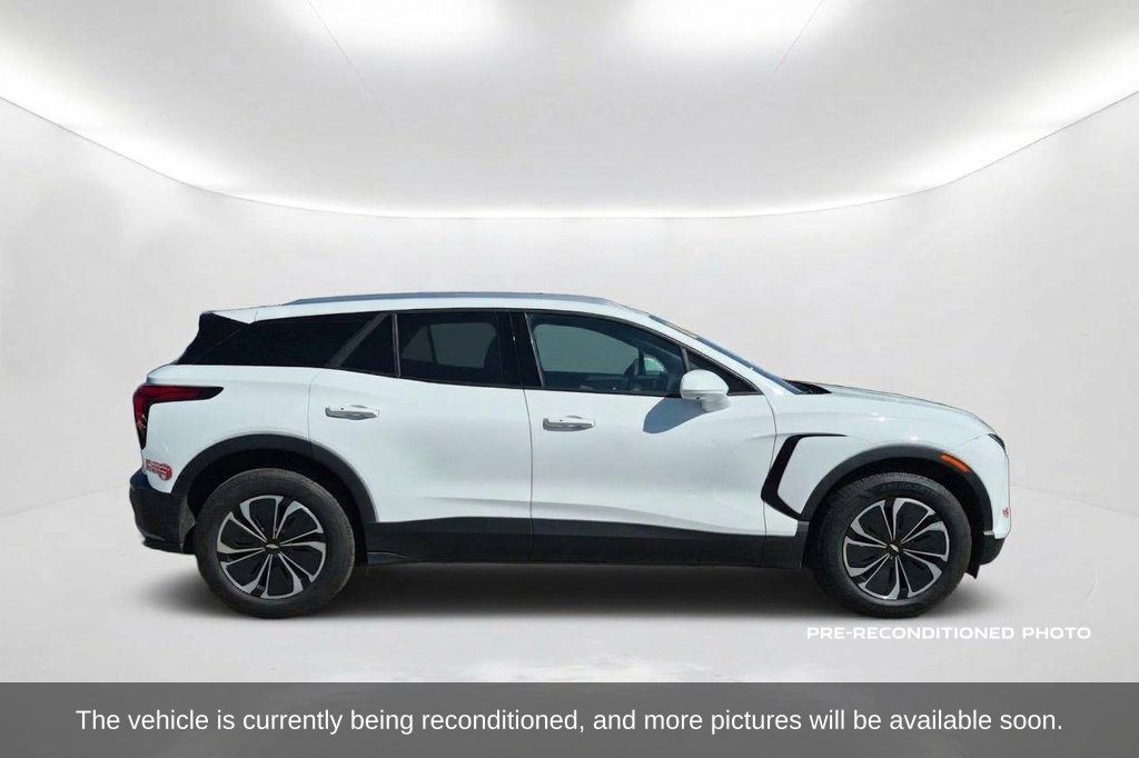 Used 2024 Chevrolet Blazer EV LT AWD/4WD image 4