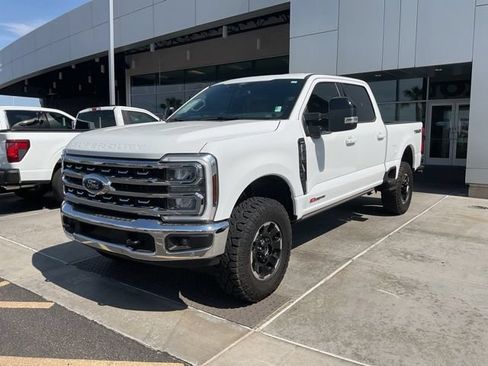 Used 2025 Ford F350 Lariat w/ Lariat Ultimate Package AWD/4WD image 3