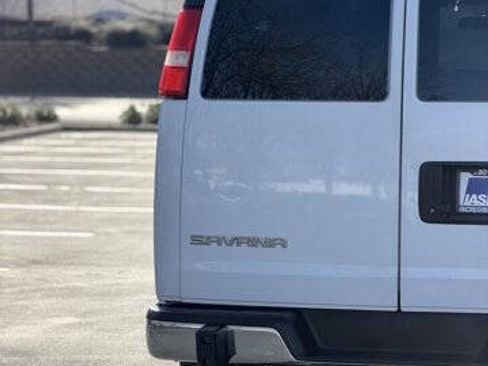 Used 2018 GMC Savana 2500 2500 3dr Cargo Van w/ Driver Convenience Package image 6
