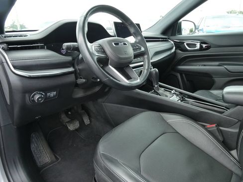 Used 2022 Jeep Compass High Altitude AWD/4WD image 22