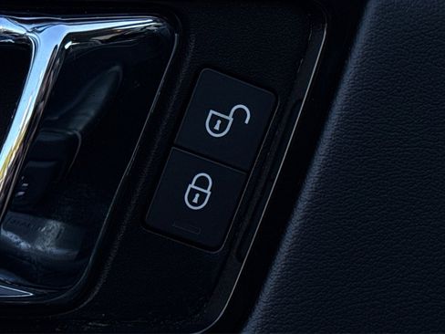 Used 2015 Jaguar XJ L Portfolio RWD image 43