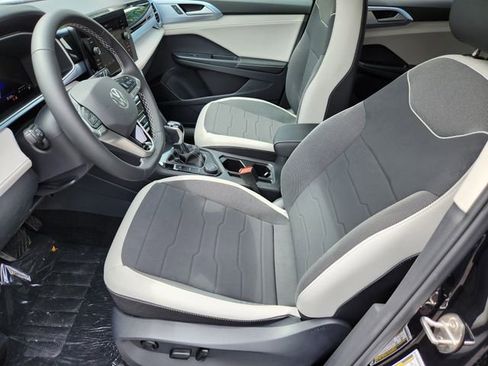 New 2025 Volkswagen Taos SE image 13