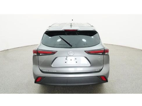 New 2026 Toyota Highlander XLE image 7