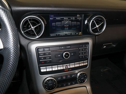 Used 2019 Mercedes-Benz SLC 43 AMG image 23