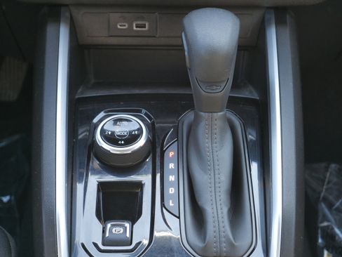Certified 2024 Chevrolet Colorado Trail Boss w/ Technology Package AWD/4WD image 21