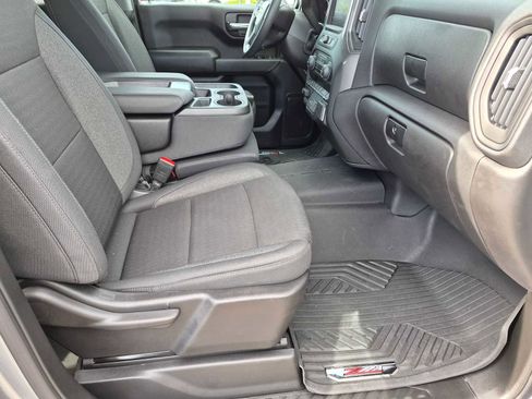 Used 2025 Chevrolet Silverado 1500 Custom Trail Boss w/ LPO, Dark Essentials Package AWD/4WD image 19