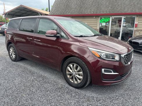 Used 2020 Kia Sedona LX FWD image 4