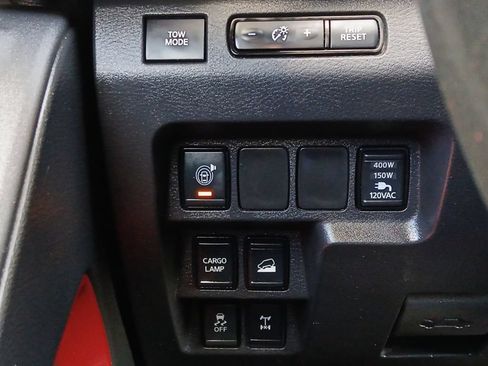 Used 2023 Nissan Frontier PRO-4X w/ Pro Convenience Package AWD/4WD image 12