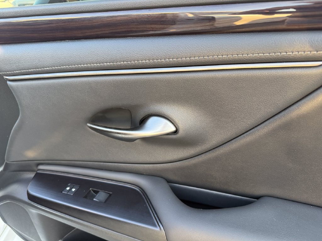 Used 2020 Lexus ES 350 w/ Premium Package FWD image 29