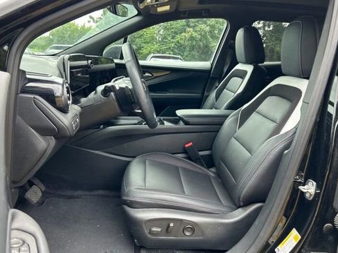 Used 2024 Chevrolet Blazer EV LT AWD/4WD image 3