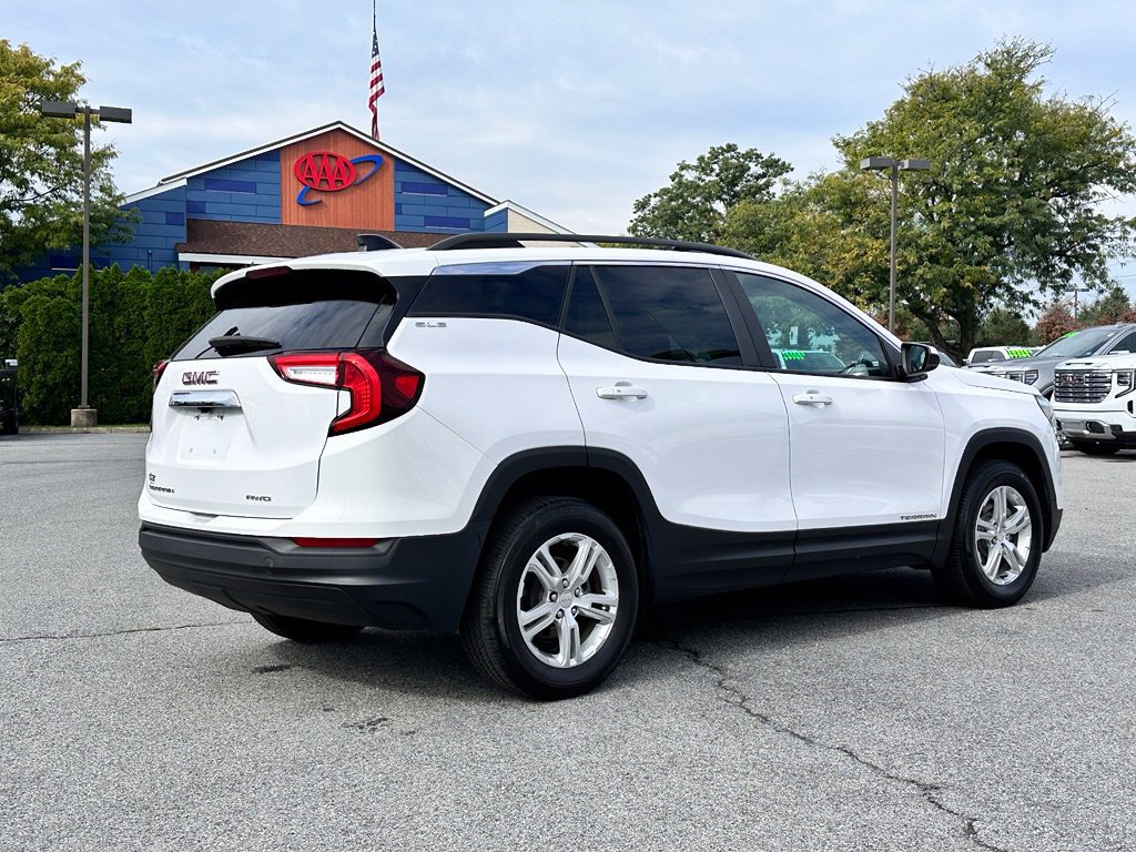 Certified 2022 GMC Terrain SLE w/ Driver Convenience Package AWD/4WD image 10