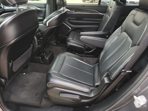 Used 2021 Jeep Grand Cherokee L Overland w/ Luxury Tech Group IV AWD/4WD image 18
