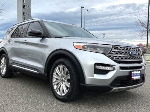 Used 2020 Ford Explorer Limited w/ Class III Trailer Tow Package image 2