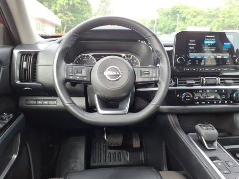 Certified 2024 Nissan Pathfinder SL AWD/4WD image 14