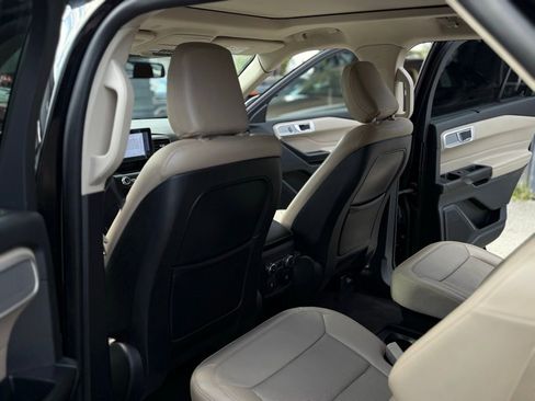 Used 2020 Ford Explorer Limited image 28