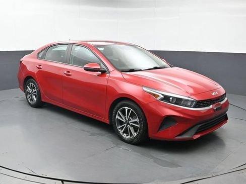 Used 2022 Kia Forte LXS w/ LXS Technology Package FWD image 1