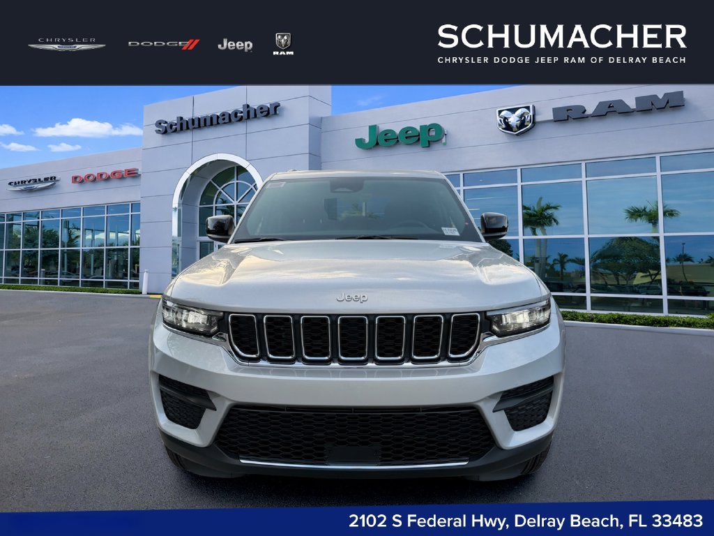 New 2026 Jeep Grand Cherokee 2WD image 2