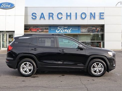 Used 2021 GMC Terrain SLE w/ Driver Convenience Package AWD/4WD image 2