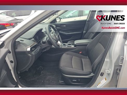 Used 2024 Nissan Altima 2.5 SV image 23