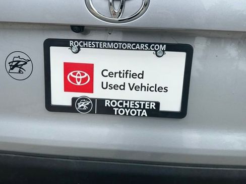 Used 2025 Toyota RAV4 XLE image 41