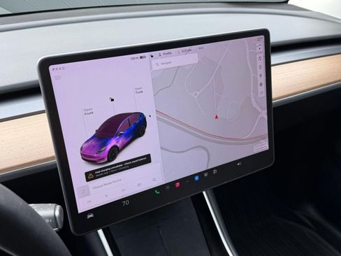 Used 2021 Tesla Model Y Long Range AWD/4WD image 24