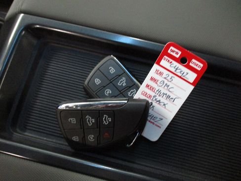 New 2025 GMC Hummer EV 3X w/ LPO, Dark Essentials Package image 34