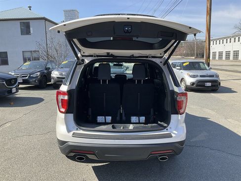 Used 2018 Ford Explorer XLT w/ Equipment Group 202A image 12