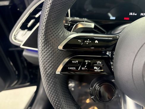 Used 2025 Mercedes-Benz E 53 AMG e 4MATIC Sedan image 12