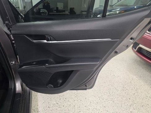 Used 2020 Toyota Camry LE FWD image 35