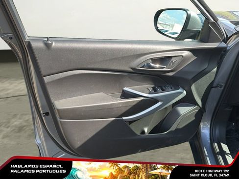 Used 2024 Chevrolet Trax LS w/ LS Convenience Package FWD image 11