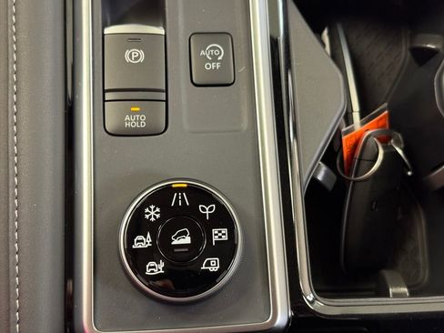 New 2026 Nissan Pathfinder SL AWD/4WD image 34