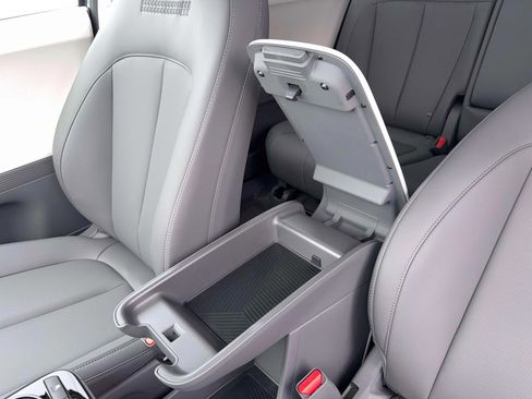 New 2026 Hyundai Ioniq 5 SEL AWD/4WD image 18