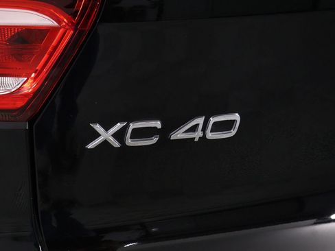 Used 2023 Volvo XC40 Recharge Ultimate w/ Protection Package Premier AWD/4WD image 19