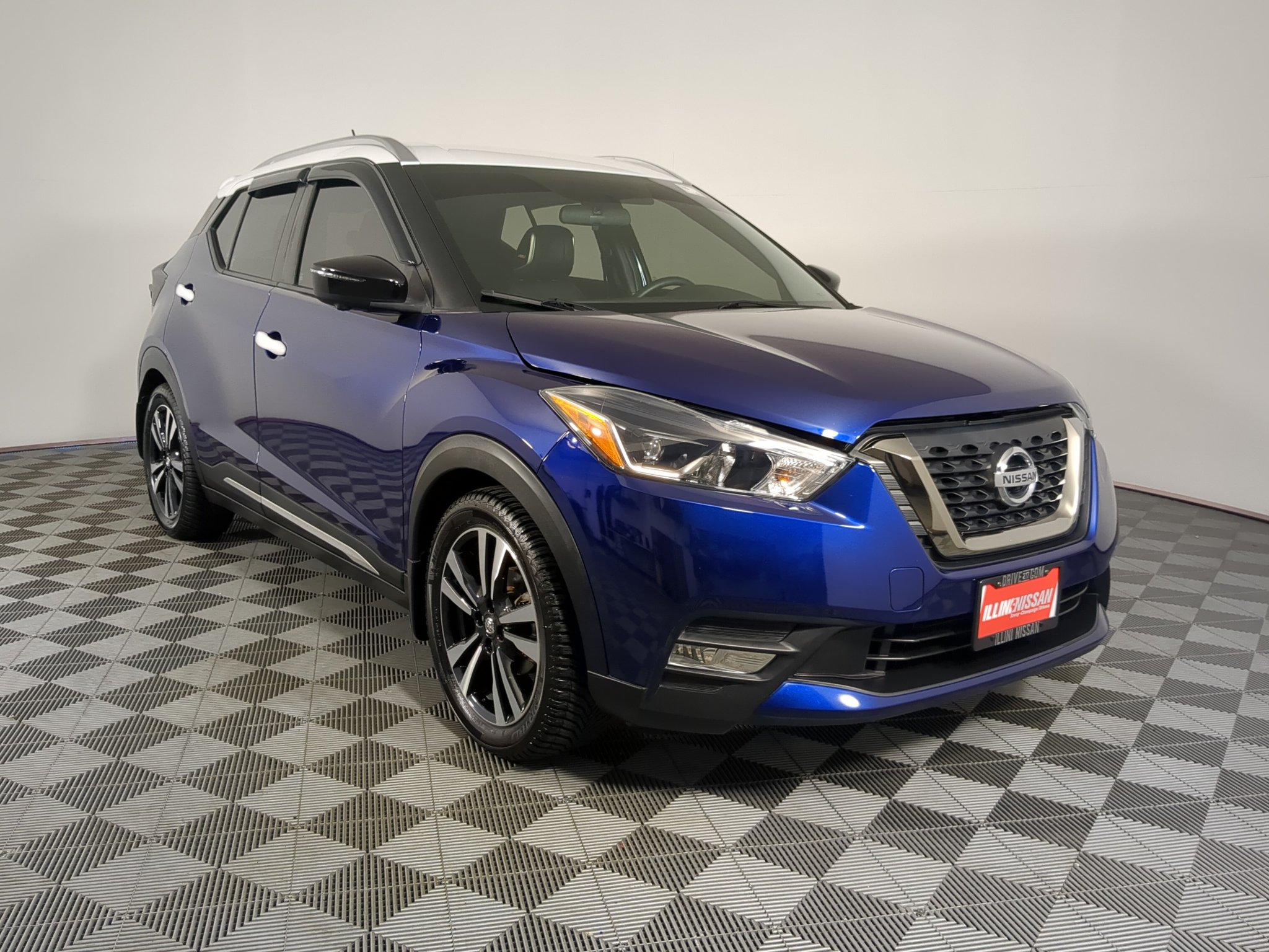 Used 2019 Nissan Kicks SR w/ SR Premium Package FWD image 1