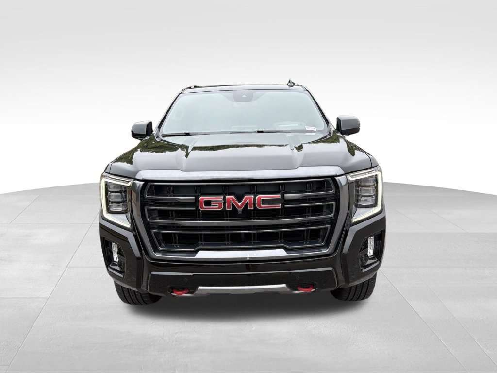 Used 2024 GMC Yukon XL AT4 w/ AT4 Premium Plus Package AWD/4WD image 8