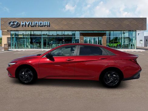 Certified 2026 Hyundai Elantra Sport FWD image 4