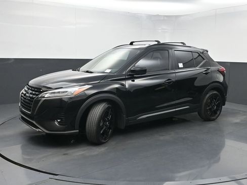 Used 2023 Nissan Kicks SR w/ SR Premium Package FWD image 22