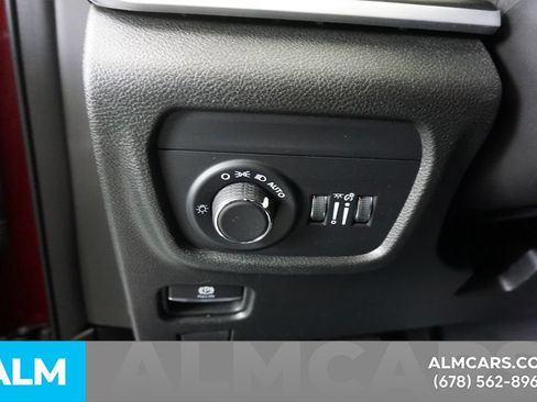Used 2025 Jeep Grand Cherokee Altitude AWD/4WD image 32