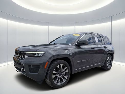 Used 2025 Jeep Grand Cherokee Overland w/ Adv Protech Group III AWD/4WD image 8