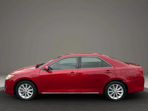 Used 2014 Toyota Camry XLE FWD image 11