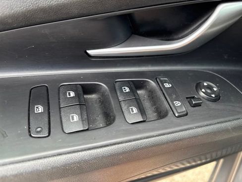 Used 2022 Hyundai Elantra SEL w/ Convenience Package FWD image 12