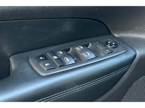 Used 2021 Jeep Grand Cherokee Laredo X image 12