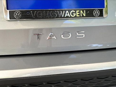 New 2025 Volkswagen Taos SE image 7