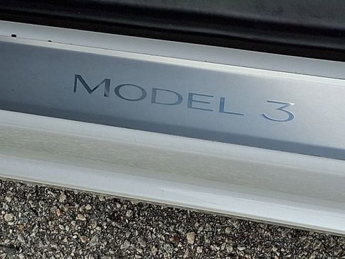 Used 2019 Tesla Model 3 Mid Range image 37
